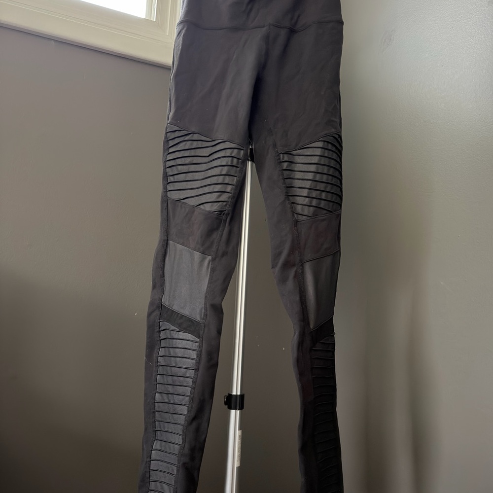 ALO Yoga Black Ribbed Leggings